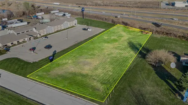 1356 N 25th Street, Clear Lake, IA 50428