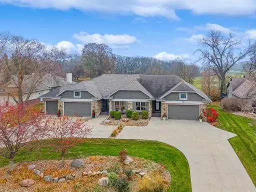 1128 Glen Oaks Drive, West Des Moines, IA 50266