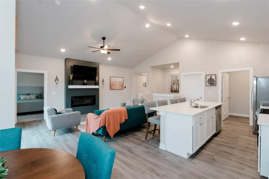 791 E 23rd Street N, Newton, IA 50208 - #3