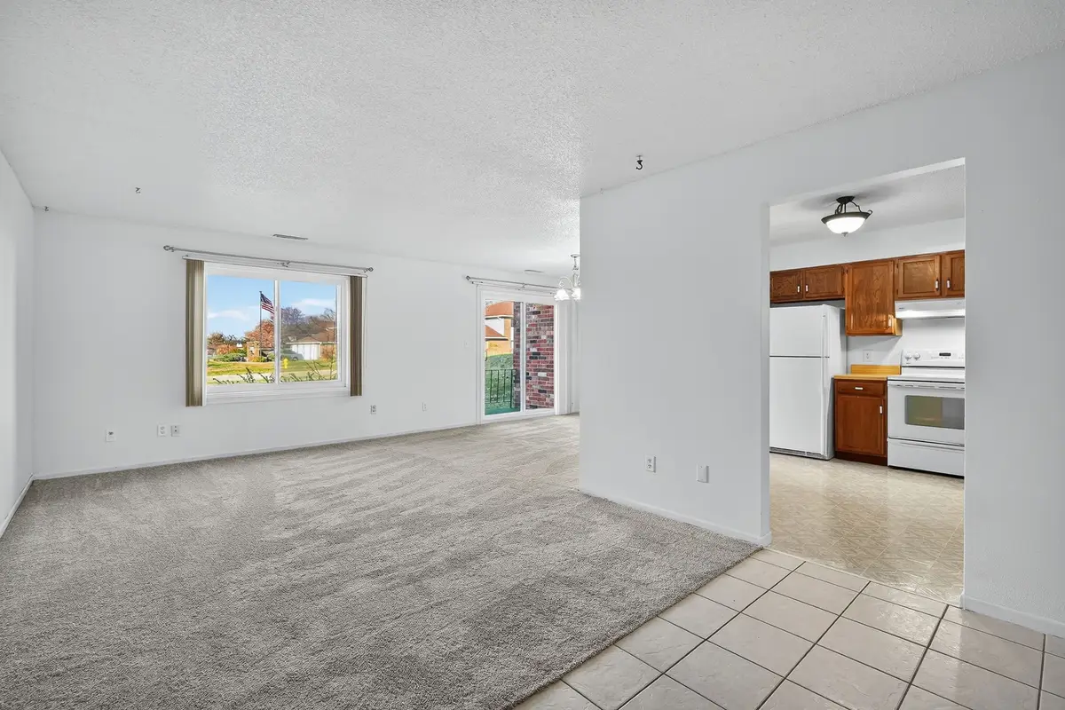 4825 Woodland Avenue #6, West Des Moines, IA 50266 - Image #1