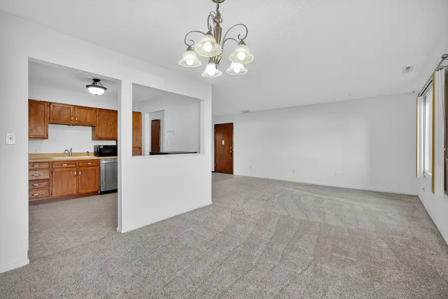 4825 Woodland Avenue #6, West Des Moines, IA 50266 - Image #2