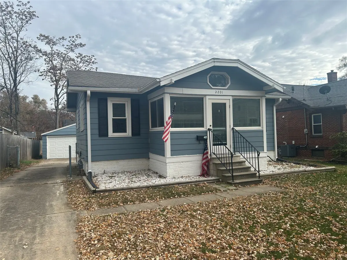 2201 37th Street, Des Moines, IA 50310 - Image #1