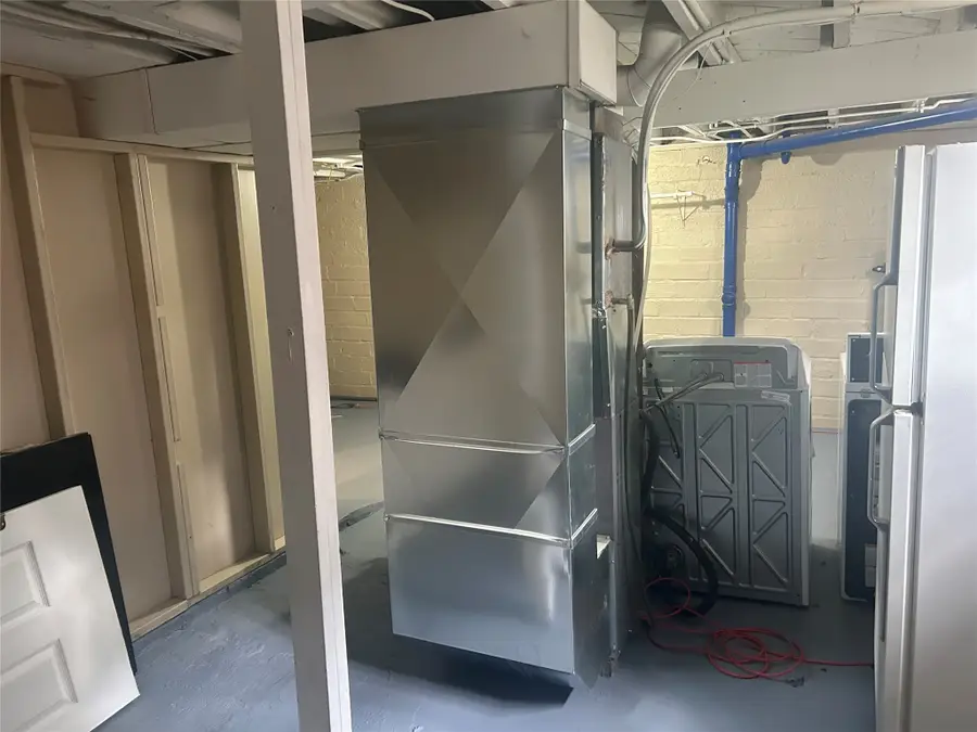 2201 37th Street, Des Moines, IA 50310 - Image #2