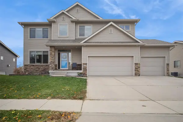 323 Tailfeather Drive Nw, Bondurant, IA 50035