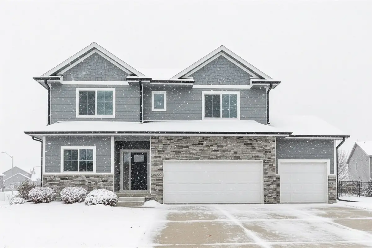 16200 Springbrook Trail, Urbandale, IA 50323 - Image #1