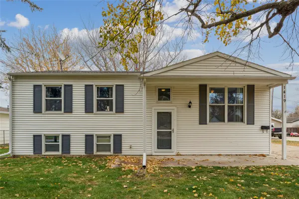 1419 Hobert Street, Knoxville, IA 50138