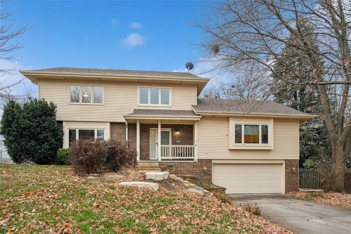 4900 Dakota Drive, West Des Moines, IA 50265 - Image #1