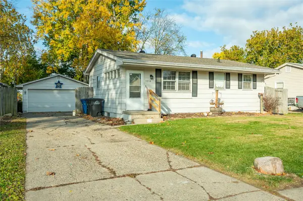 3216 E 41st Court, Des Moines, IA 50317
