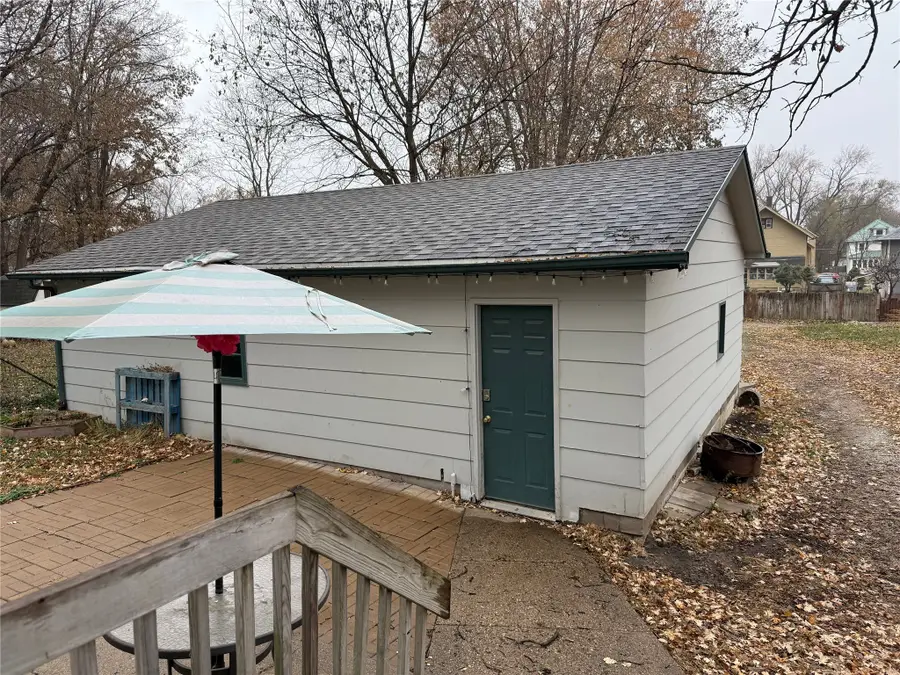 1352 E 12th Street, Des Moines, IA 50316 - Image #2