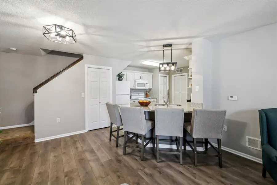 3799 Village Run Drive #202, Des Moines, IA 50317 - Image #3