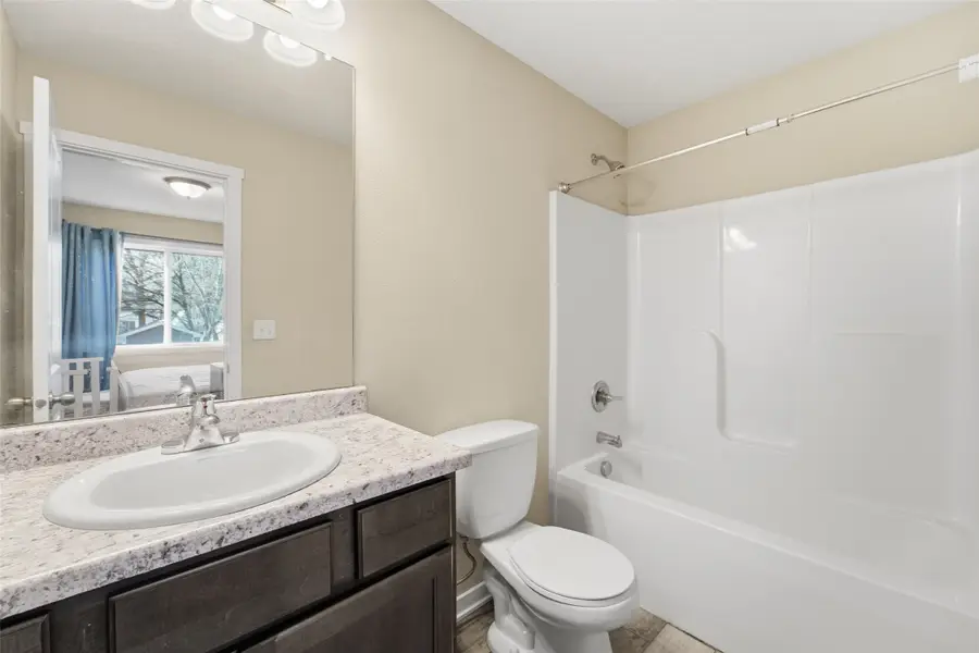 1311 E 25th Court, Des Moines, IA 50317 - Image #2