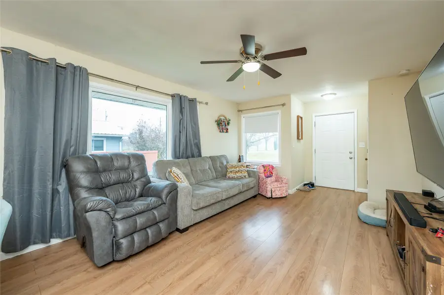 707 Butler Street, Ackley, IA 50601 - Image #2