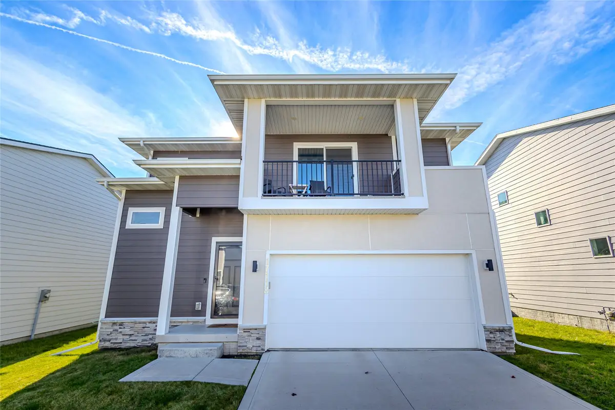 17118 Blue Sage Lane, Urbandale, IA 50323 - Image #1