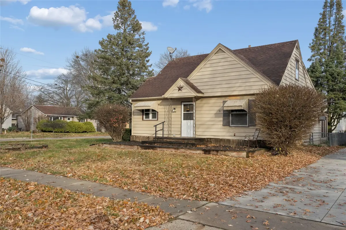 1919 51st Street, Des Moines, IA 50310 - #1