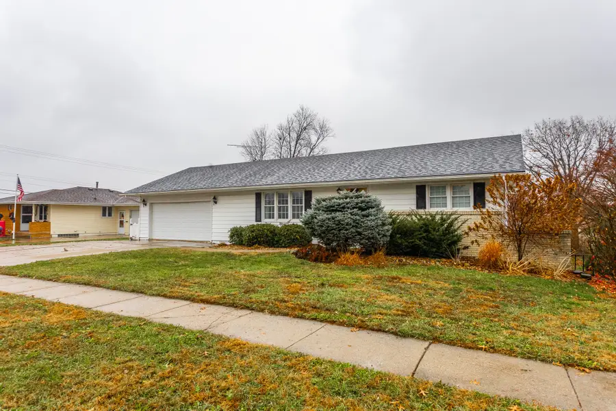 1704 S 3rd Avenue, Marshalltown, IA 50158 - Image #2