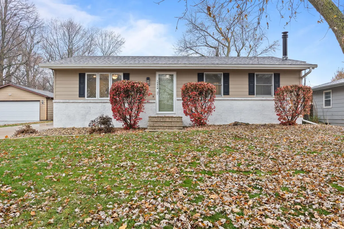 108 12th Avenue Sw, Altoona, IA 50009 - #1