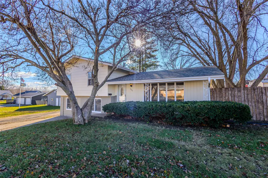 325 S 8th Avenue W, Newton, IA 50208 - Image #3