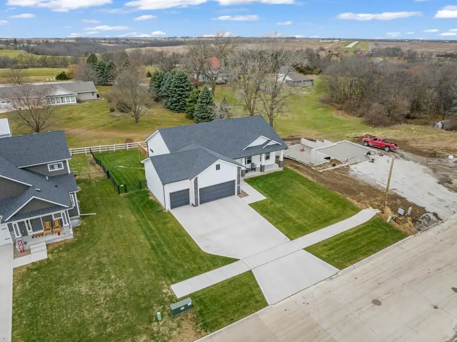 2202 Ash Tree Drive, Winterset, IA 50273 - Image #2