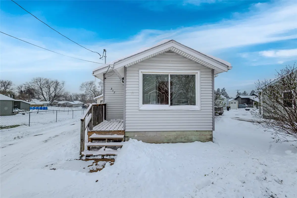 317 E 15th Street N, Newton, IA 50208 - Image #1