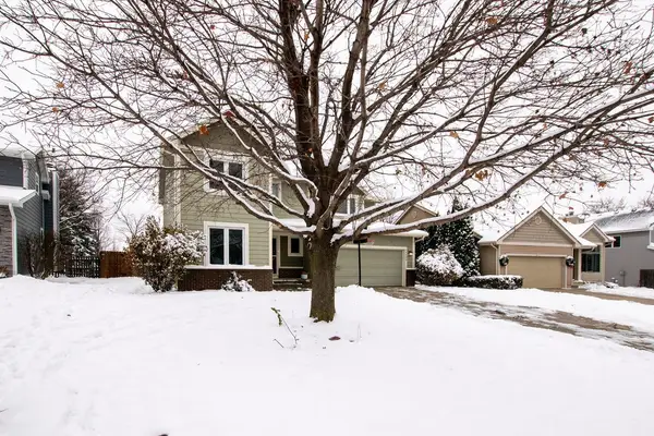 14543 Summit Drive, Clive, IA 50325