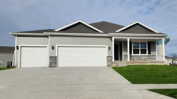 3227 Heartland Court Se, Altoona, IA 50009