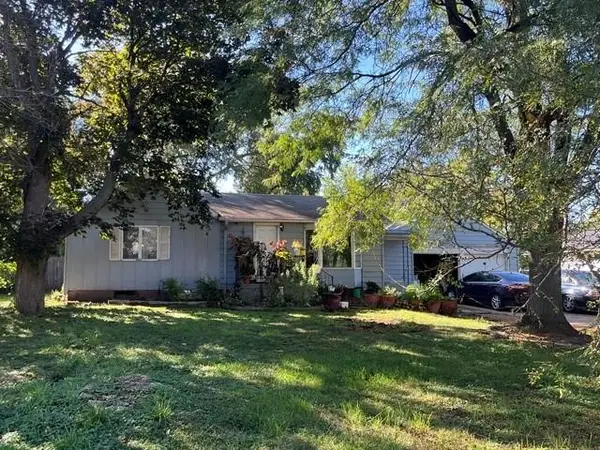 4300 NE 27th Street, Des Moines, IA 50317