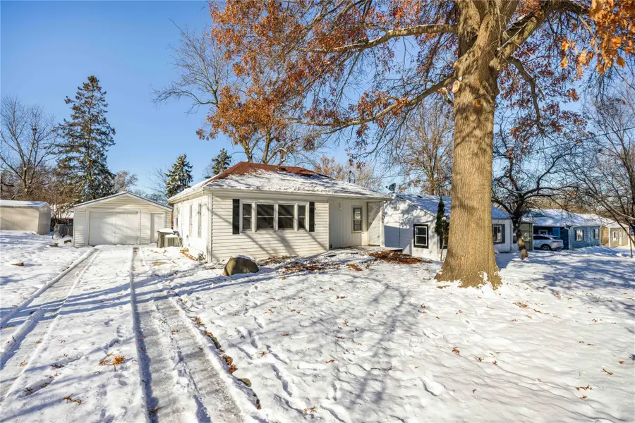 3906 53rd Street, Des Moines, IA 50310 - Image #2