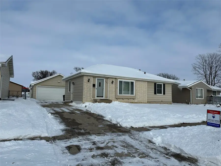 2024 N 4th Avenue E, Newton, IA 50208 - Image #2