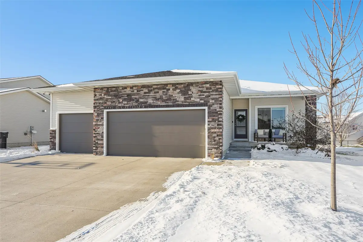 2902 SW Pleasant Street, Ankeny, IA 50023 - Image #1