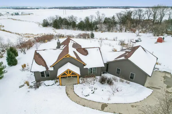 14589 NE White Oak Drive, Elkhart, IA 50073