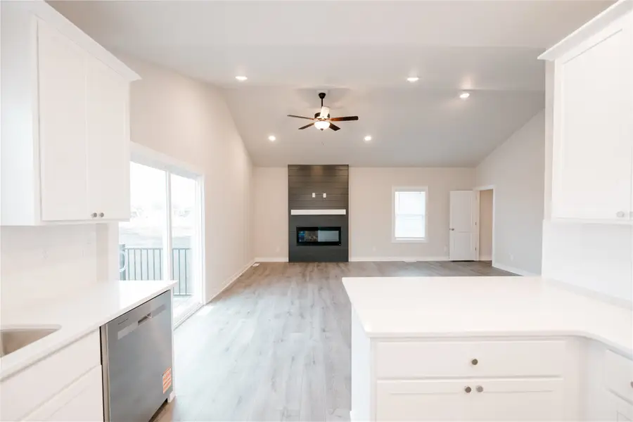 1955 17th Street Se, Altoona, IA 50009 - #3