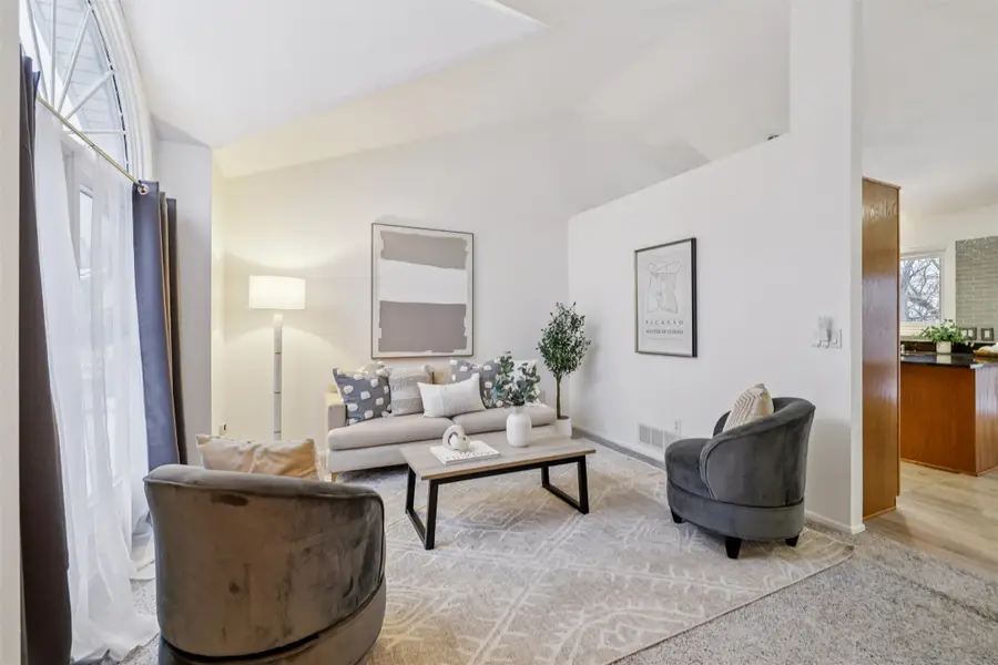 8833 Luin Drive, Clive, IA 50325 - Image #3