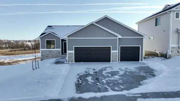 706 Plainside Avenue, Norwalk, IA 50211