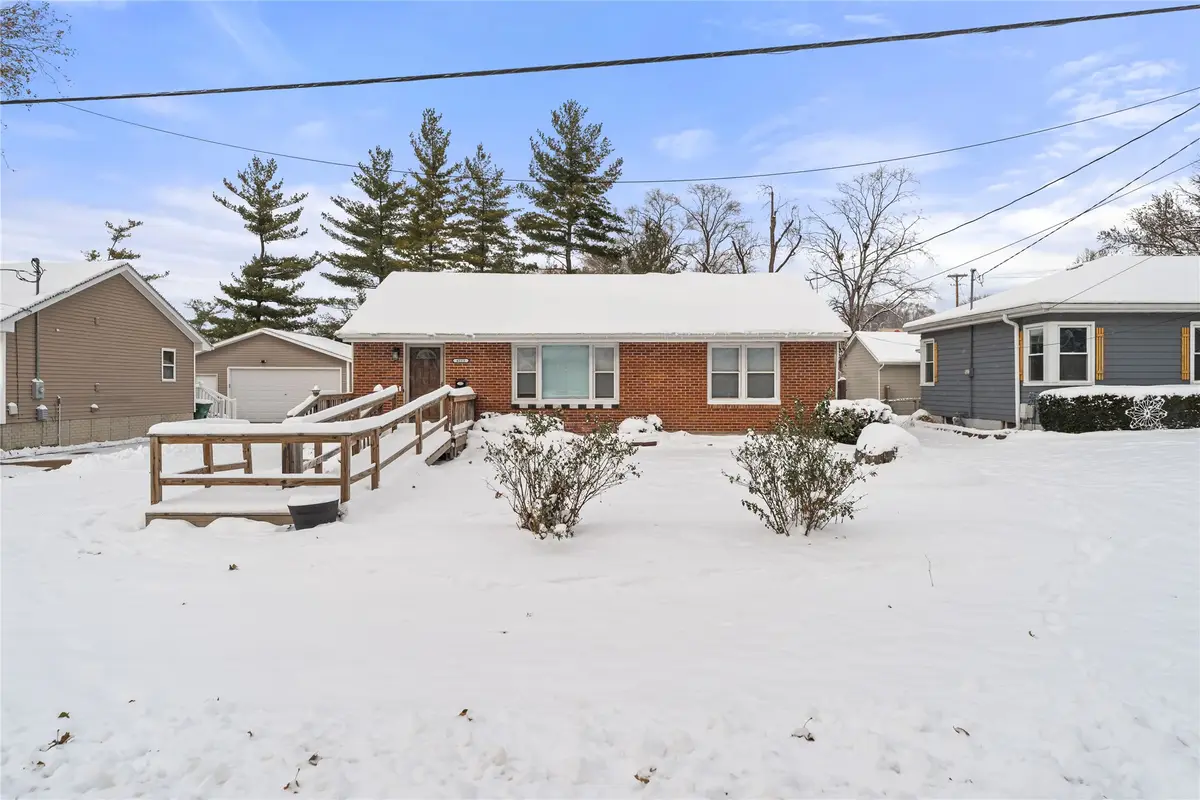 6513 Center Street, Windsor Heights, IA 50324 - Image #1