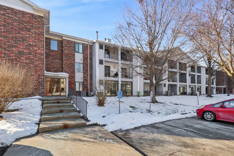 4829 86th Street #6, Urbandale, IA 50322 - Image #2
