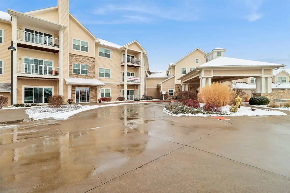 600 E Hillcrest Avenue #201, Indianola, IA 50125 - Image #1