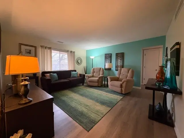 4202 62nd Street #5, Urbandale, IA 50322 - #2