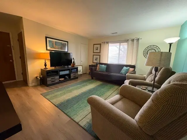 4202 62nd Street #5, Urbandale, IA 50322 - #3