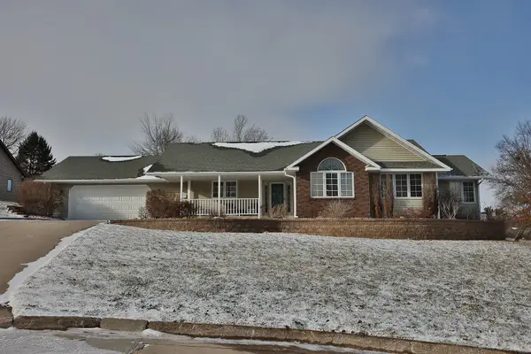 1102 Bruce Lane, Pella, IA 50219