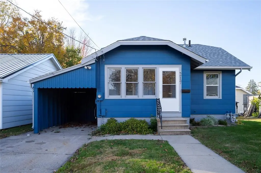 217 E 14th Street N, Newton, IA 50208 - Image #1