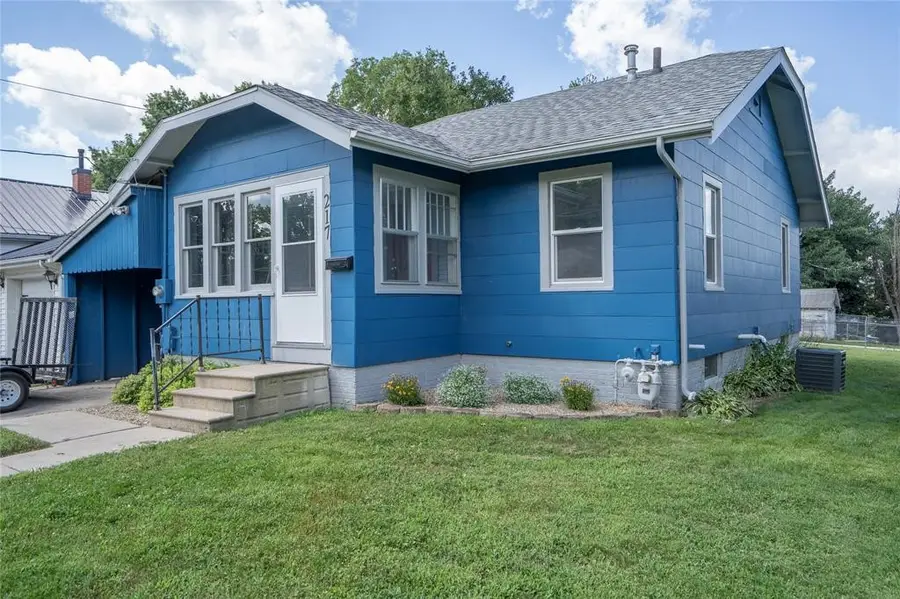 217 E 14th Street N, Newton, IA 50208 - Image #2