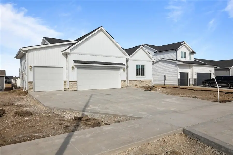 305 NW Lavelle Court, Waukee, IA 50263 - #3