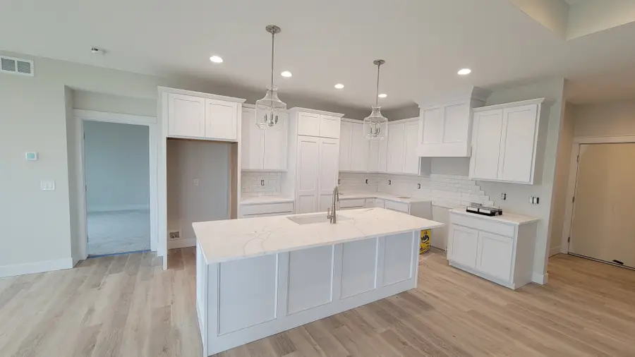 435 NW Red Oak Court, Waukee, IA 50263 - #2