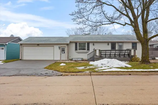 2103 Pine Tree Court, Clear Lake, IA 50428