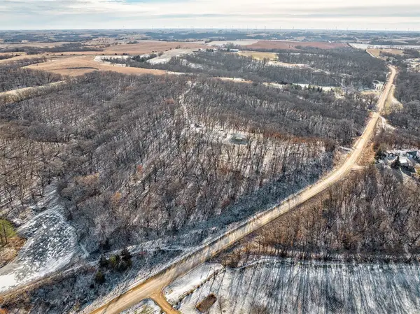 3190 Wax Trail, Dexter, IA 50070