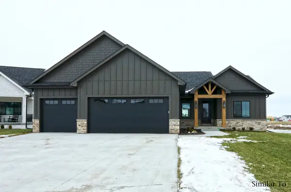 1317 S Auburn Place, West Des Moines, IA 50266