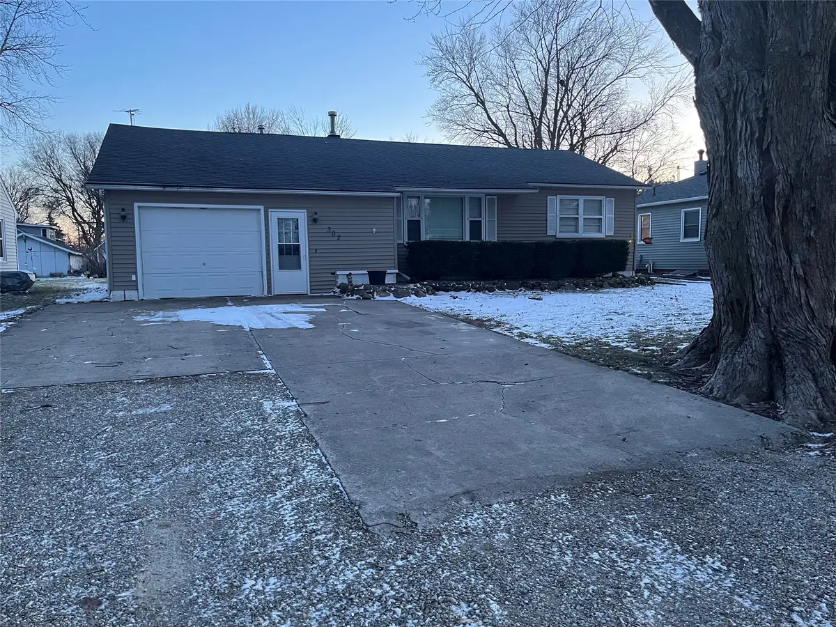 302 3rd Street Ne, Mitchellville, IA 50169 - Image #1