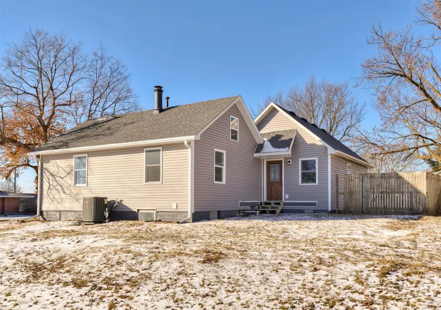 606 1st Avenue S, Altoona, IA 50009 - Image #2