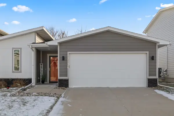 17136 Mistflower Lane, Urbandale, IA 50323