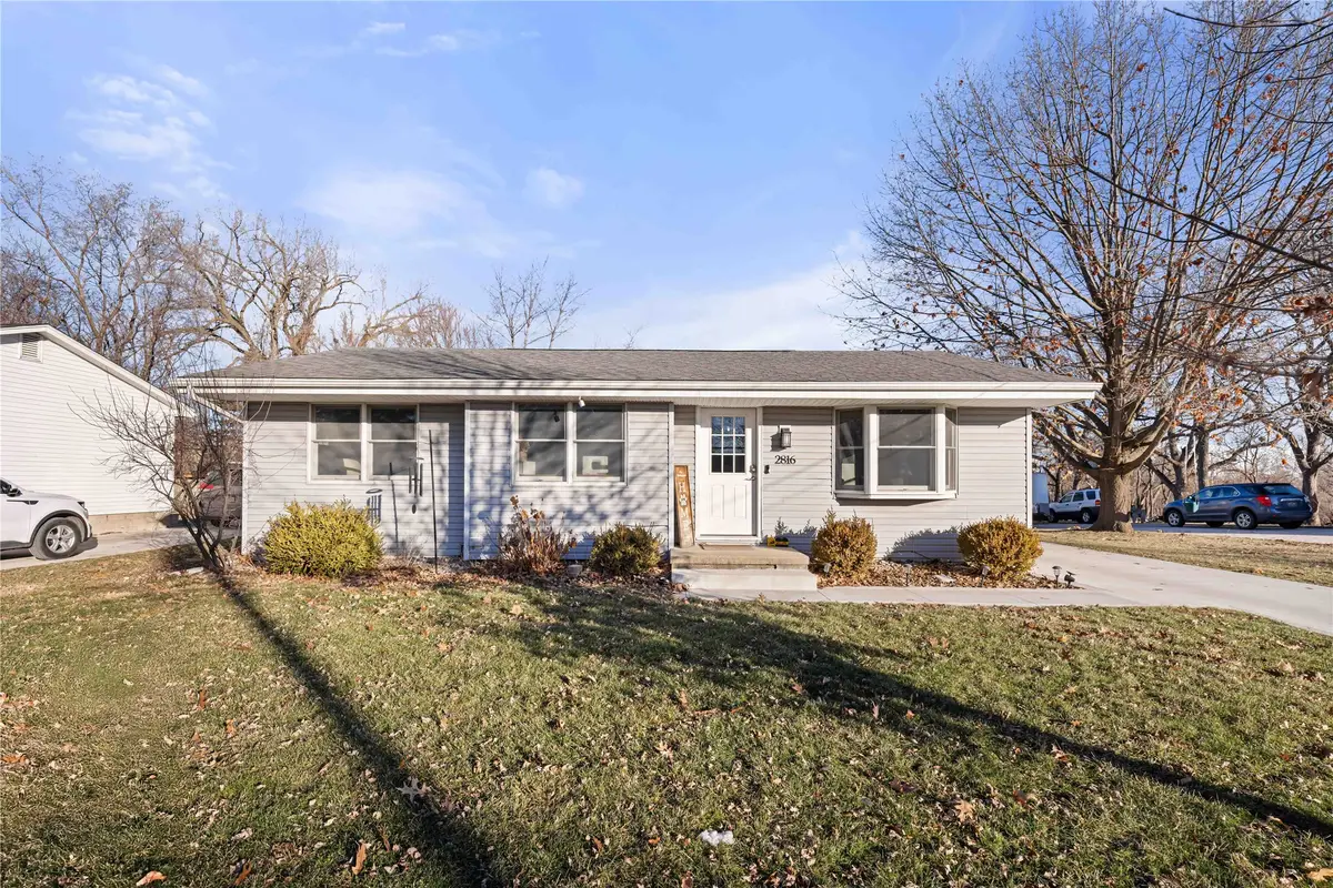2816 E Madison Avenue, Des Moines, IA 50317 - Image #1